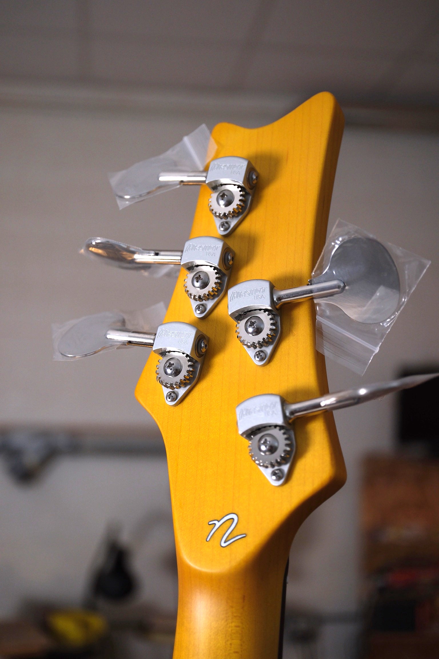 rear photo of the Acinonyx V Short Scale Bass Guitar - Championship Sparkle Blue showing the 2x3 orientation