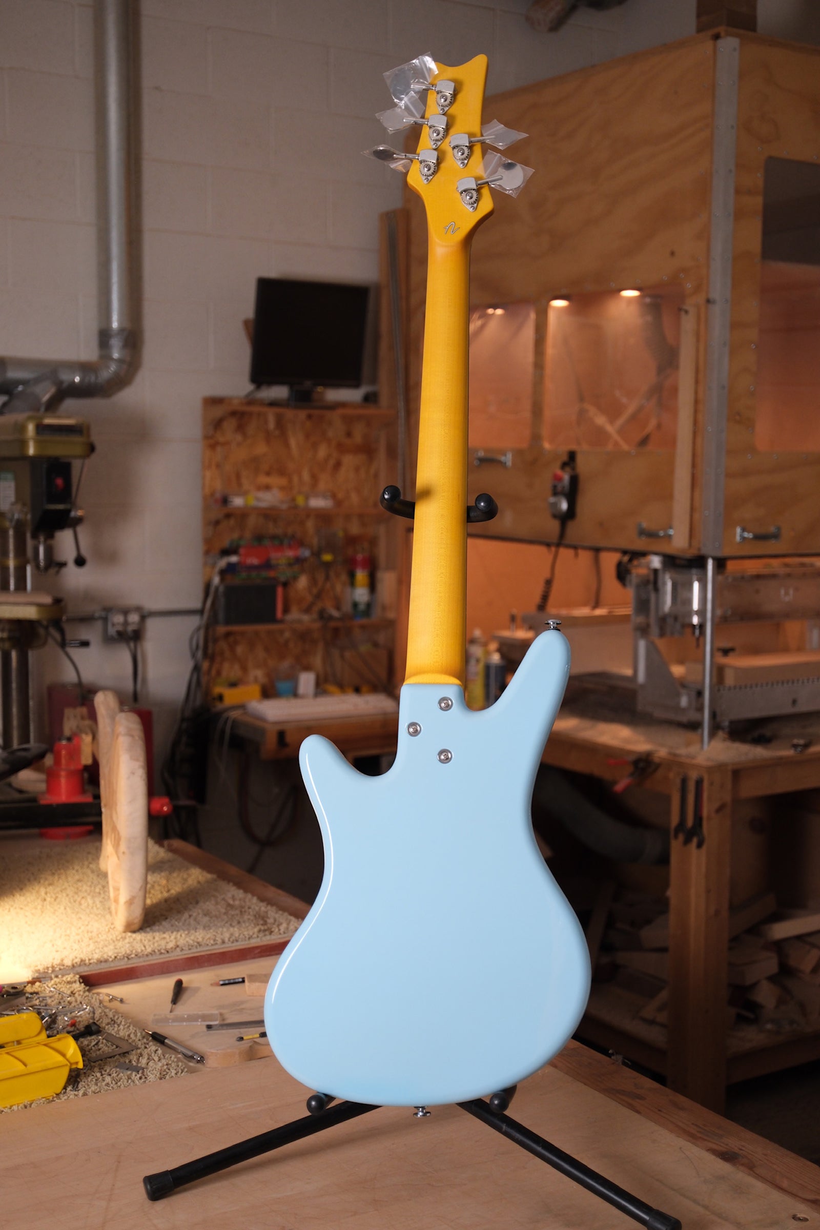 Acinonyx V Short Scale Bass Guitar - Daphne Blue