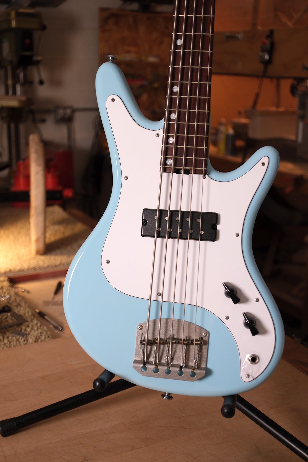 Acinonyx V Short Scale Bass Guitar - Daphne Blue