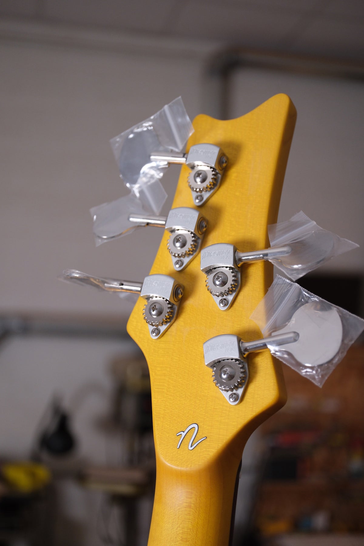 Acinonyx V Short Scale Bass Guitar - Daphne Blue