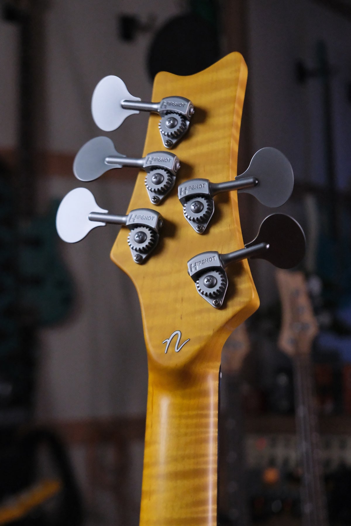 back view of the headstock on the Acinonyx V - Aged White