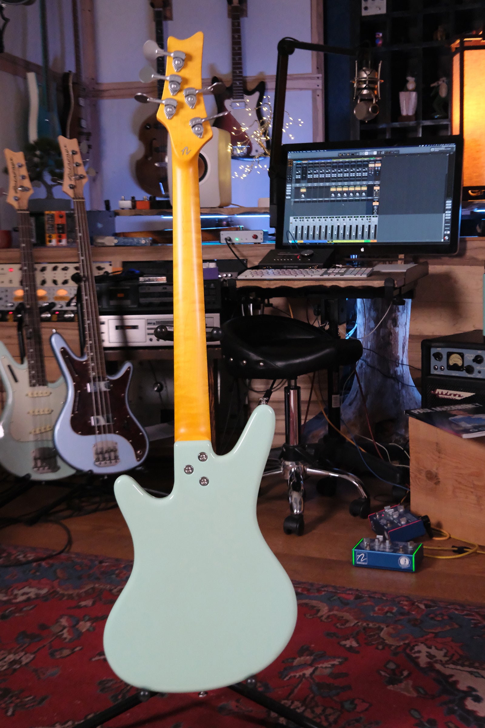 full back view of the Acinonyx V - Surf Green